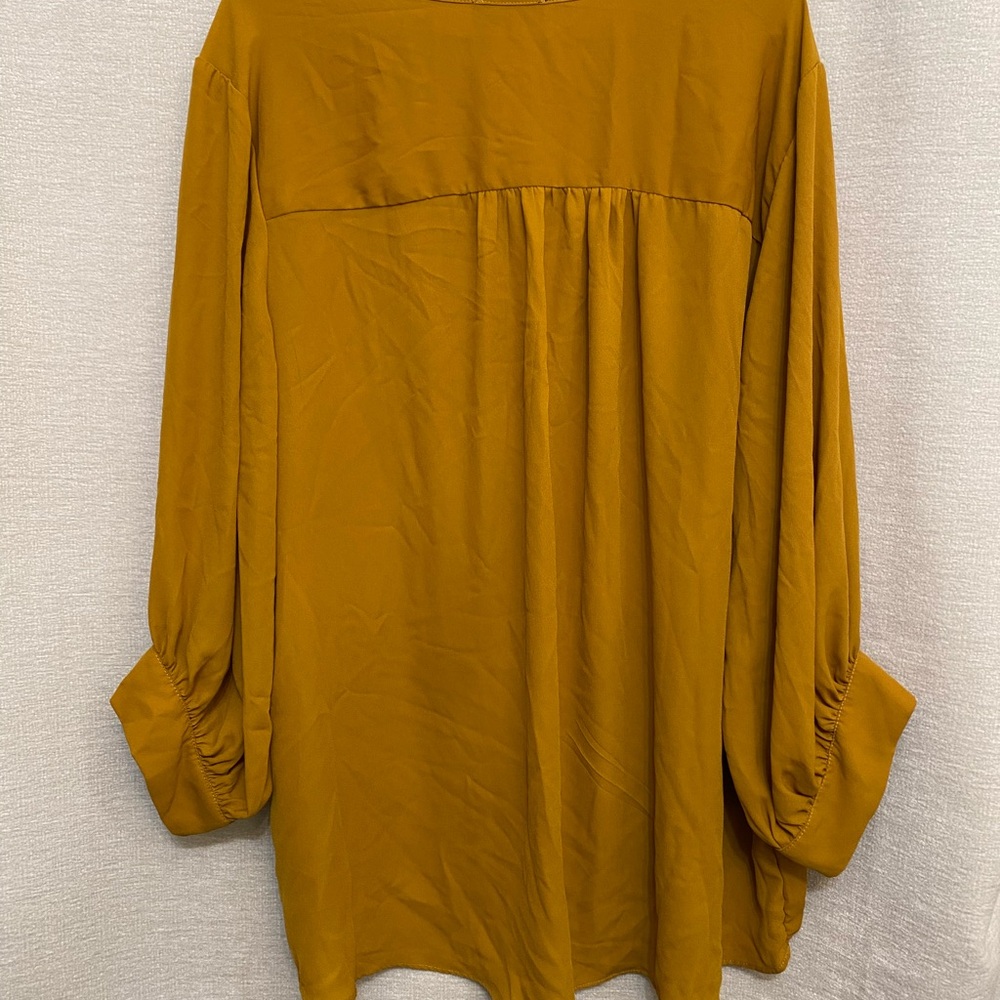 Tahari Golden Blouse - Picture 4 of 5
